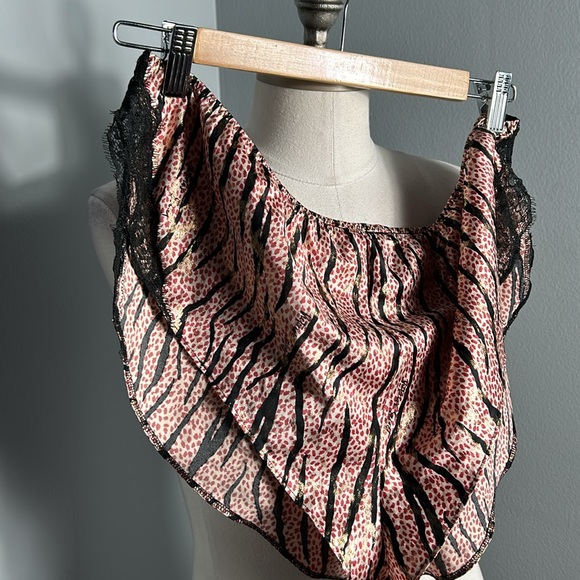 Victoria’s Secret Sleep Set Camo Top and Bottom size XL- like new - Picture 5 of 12